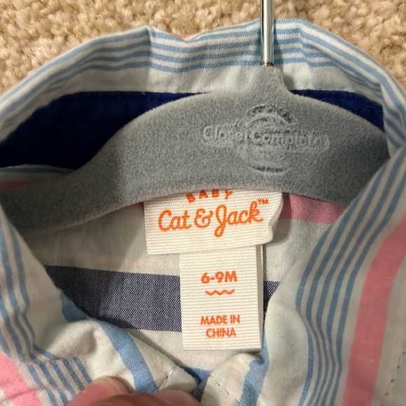 6-9m button up - Picture 3 of 4